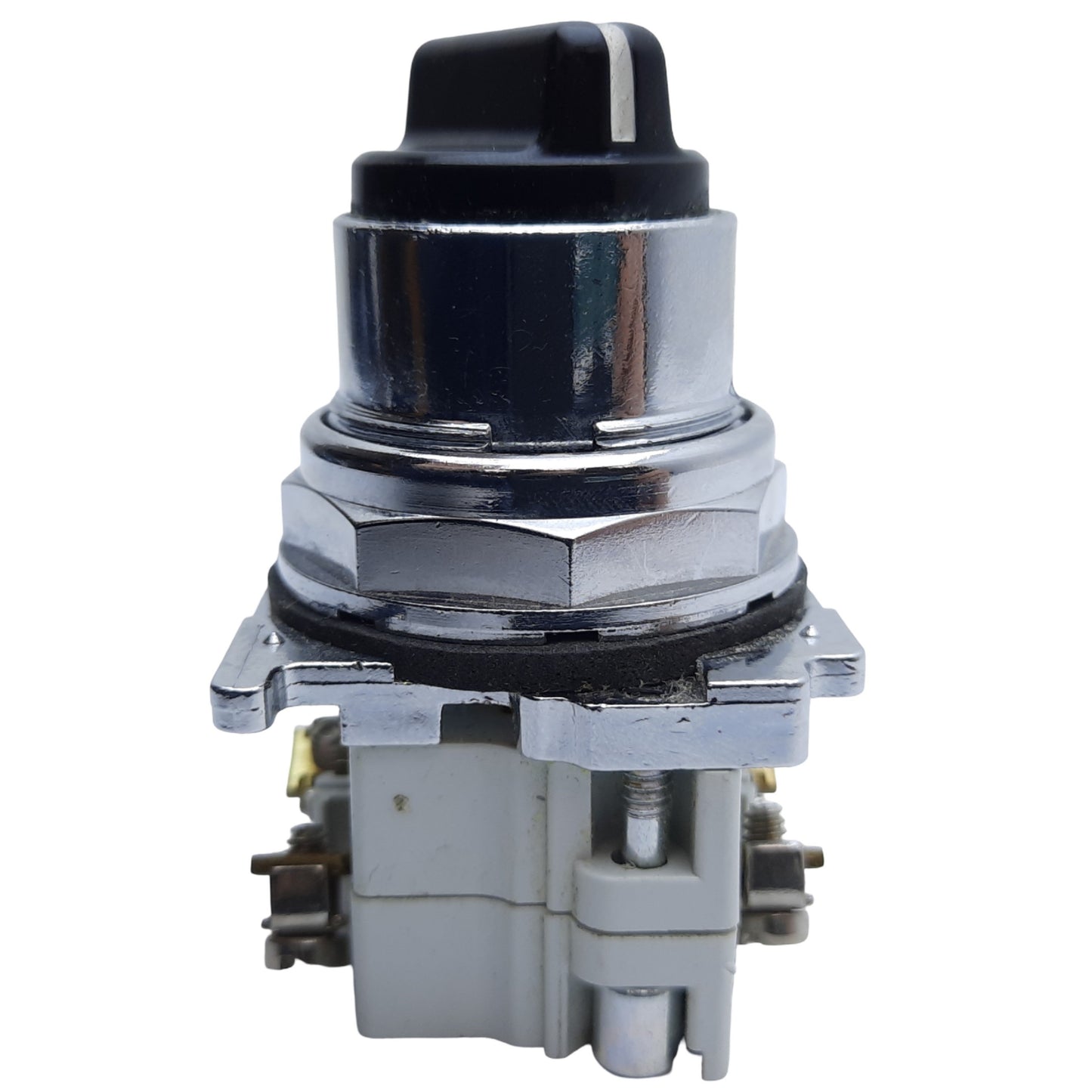 Used Cutler-Hammer T4706 Selector Switch 2-Position Maintained, 1NO-1NC, 10A 600VAC