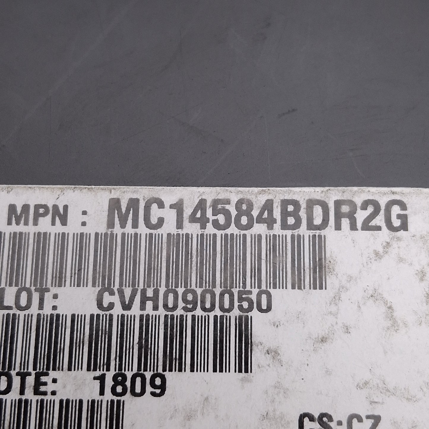 New Lot of 250 Onsemi MC14584BDR2G IC Inverter, Schmitt Trigger, 6-Channel, 3-18VDC