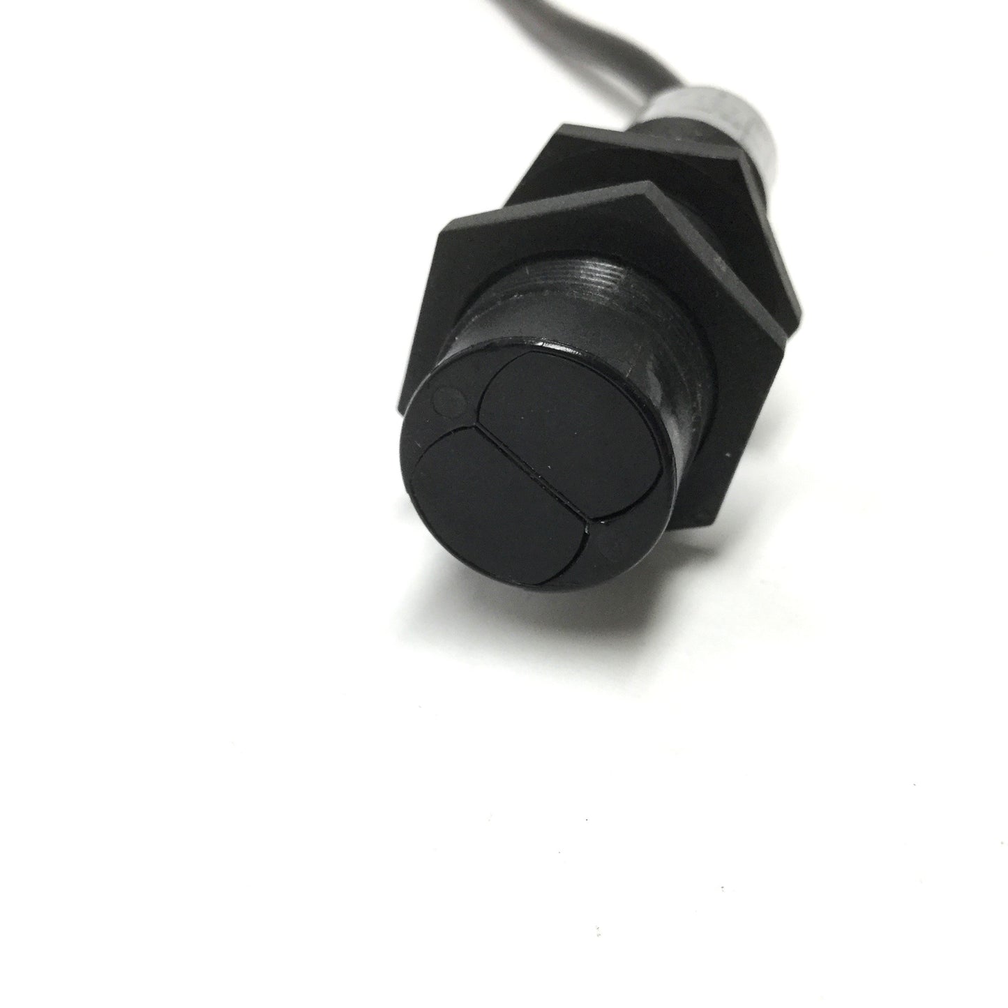 Used Telemecanique XUB-H02313 Reflective Photoelectric Sensor 12-24VDC, M18, PNP
