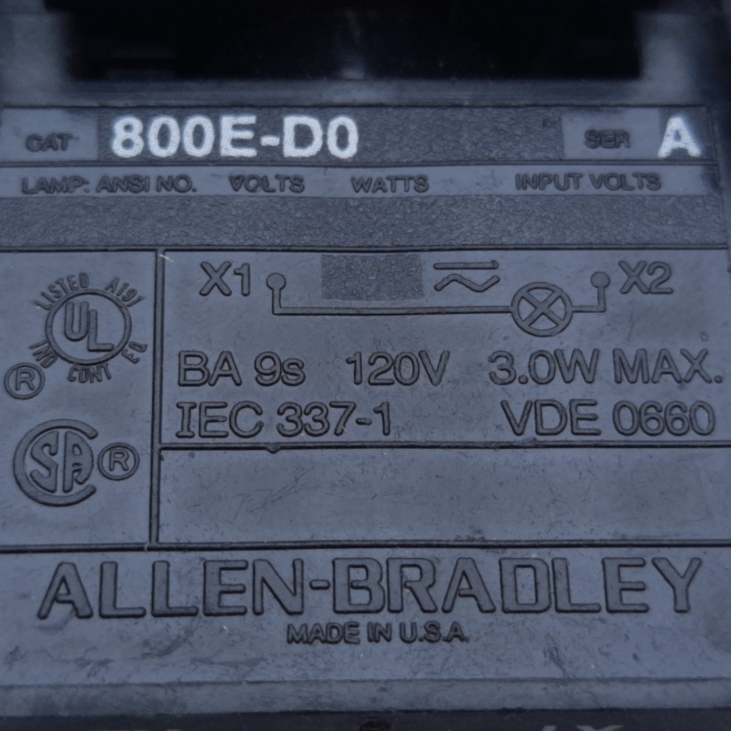 Used Allen Bradley 800ES-LMP25 Push-Pull Button, Amber, ø22.5mm, 3W 120V AC *No Bulb*