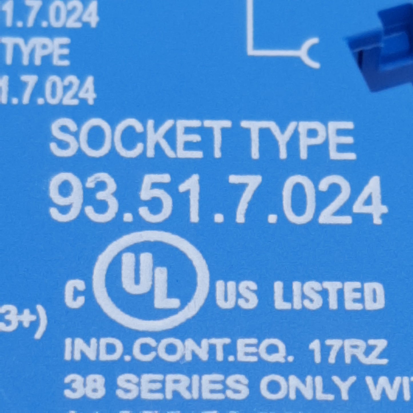 New Lot of 4 Finder 93.51.7.024 Relay Socket, 5-Pin, DIN Rail, 6A 250VAC, 12VDC Coil