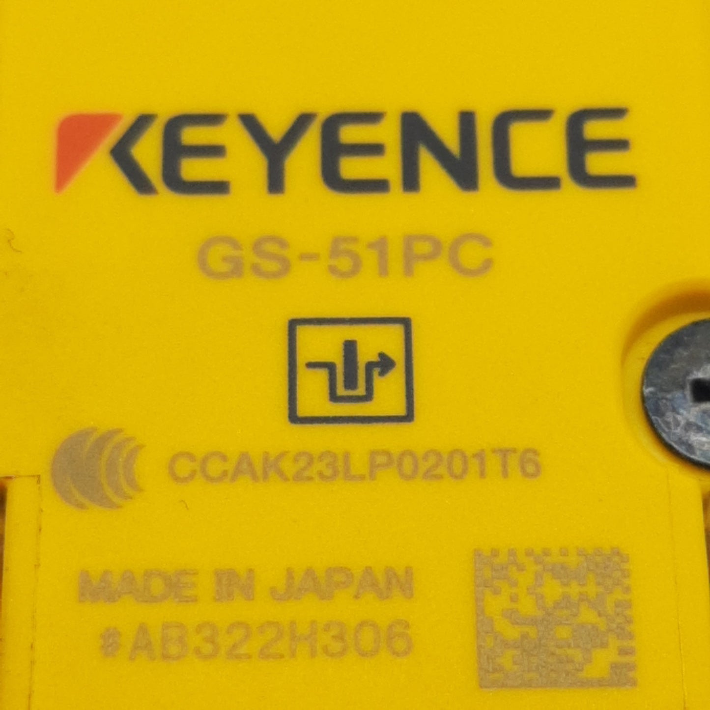 Used Keyence GS-51PC Safety Interlock Switch, PNP, 24VDC 3.4W, 2000N, 8-Pin M12 Male