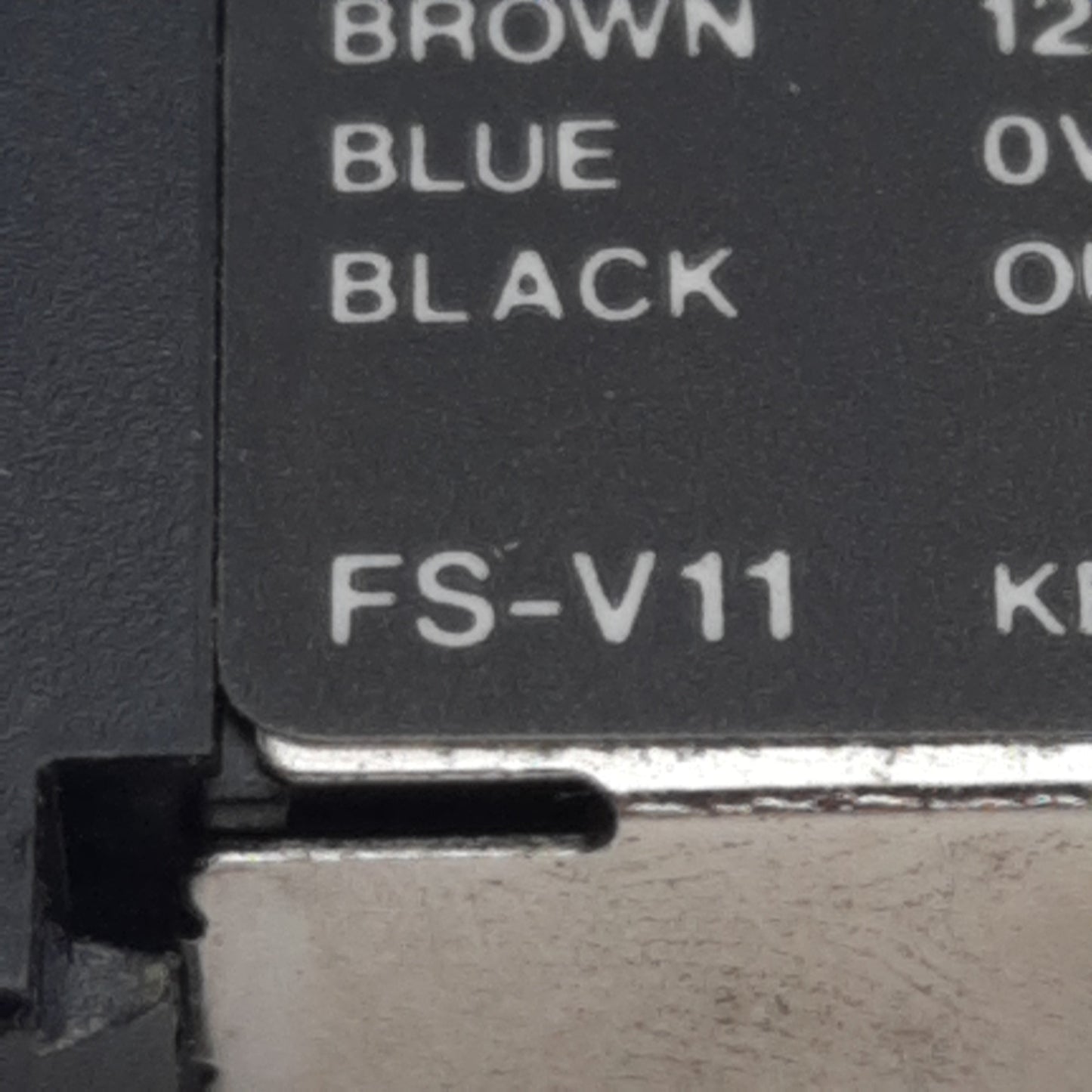 Used Keyence FS-V11 Fiber Optic Sensor Amplifier, NPN, 250µs RT, 12-24VDC 50mA
