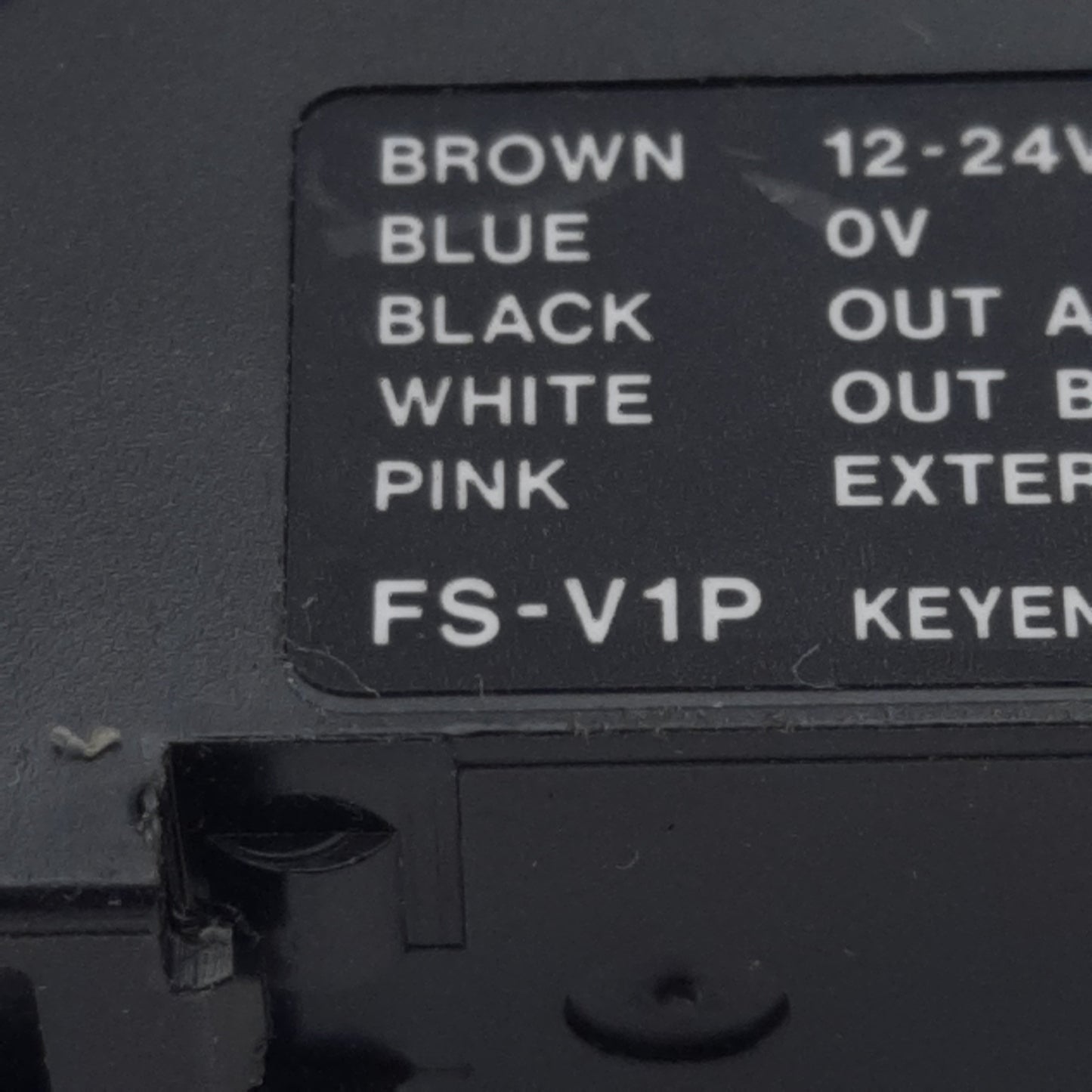 Used Keyence FS-V1P Fiber Optic Sensor Amplifier, PNP, 250µs RT, 12-24VDC 50mA