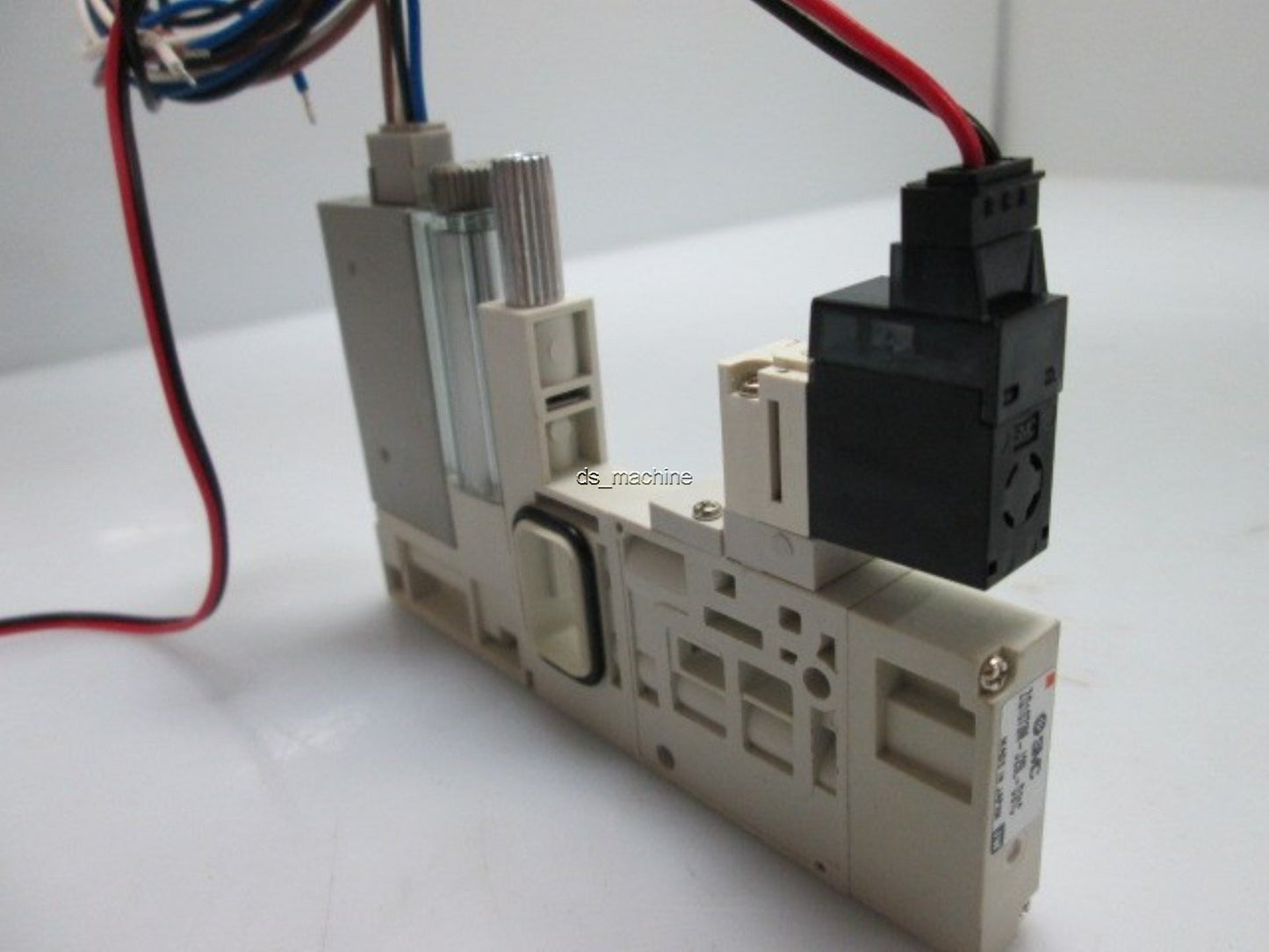 Used SMC ZQ1073M-J25L-D31C ZQ Series Space Saving Vacuum Ejector