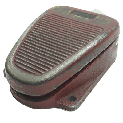 Linemaster Clipper 632-S Momentary Footswitch, SPDT, 20A 125-250VAC, 1HP *Paint*