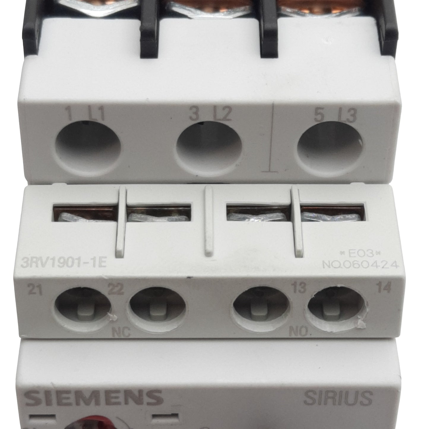 Used Siemens 3RV1021-1BA15 Motor Starter, 3-Pole 1NO 1NC, 1.4-2A 600VAC, DIN Rail