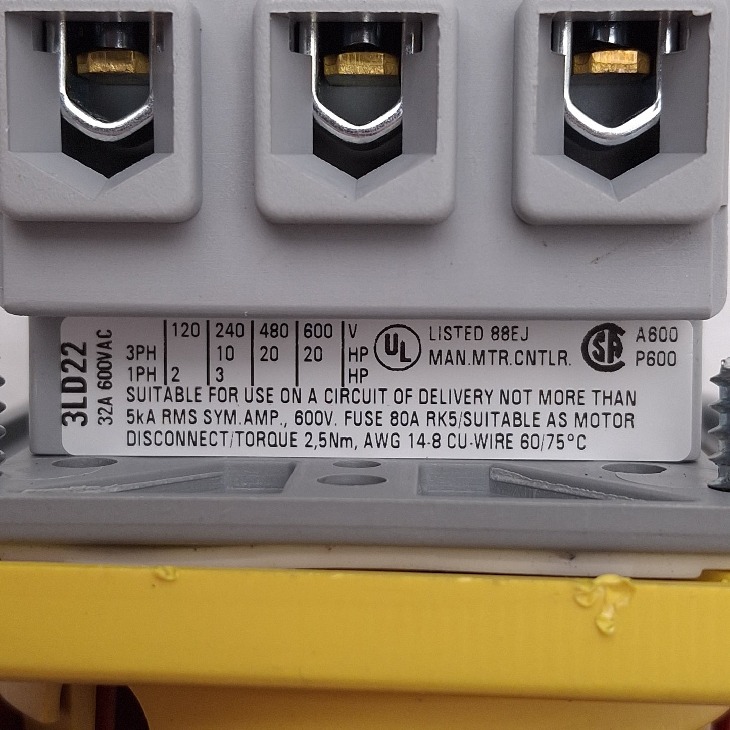 Used Siemens 3LD2203-0TK53 Rotary Disconnect Switch, ON/OFF, 3-Pole, 32A 600VAC 20HP