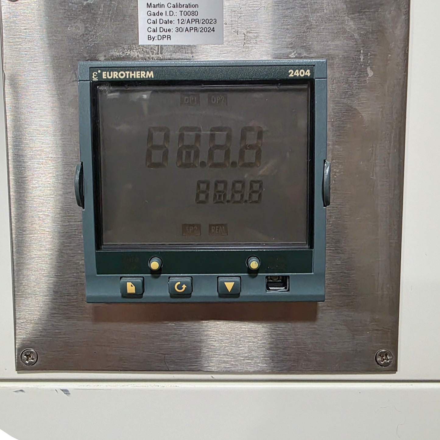 Used Yamato DKN900 Mechanical Convection Oven 18.5CuFt, Amb+5° To 210°C, 220VAC 17A