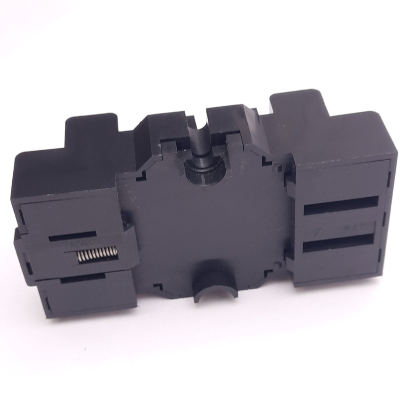 New IDEC SR3B-05 Plug-In Relay Socket, 11-Pin Blades, 300VAC 10A Max, DIN Rail