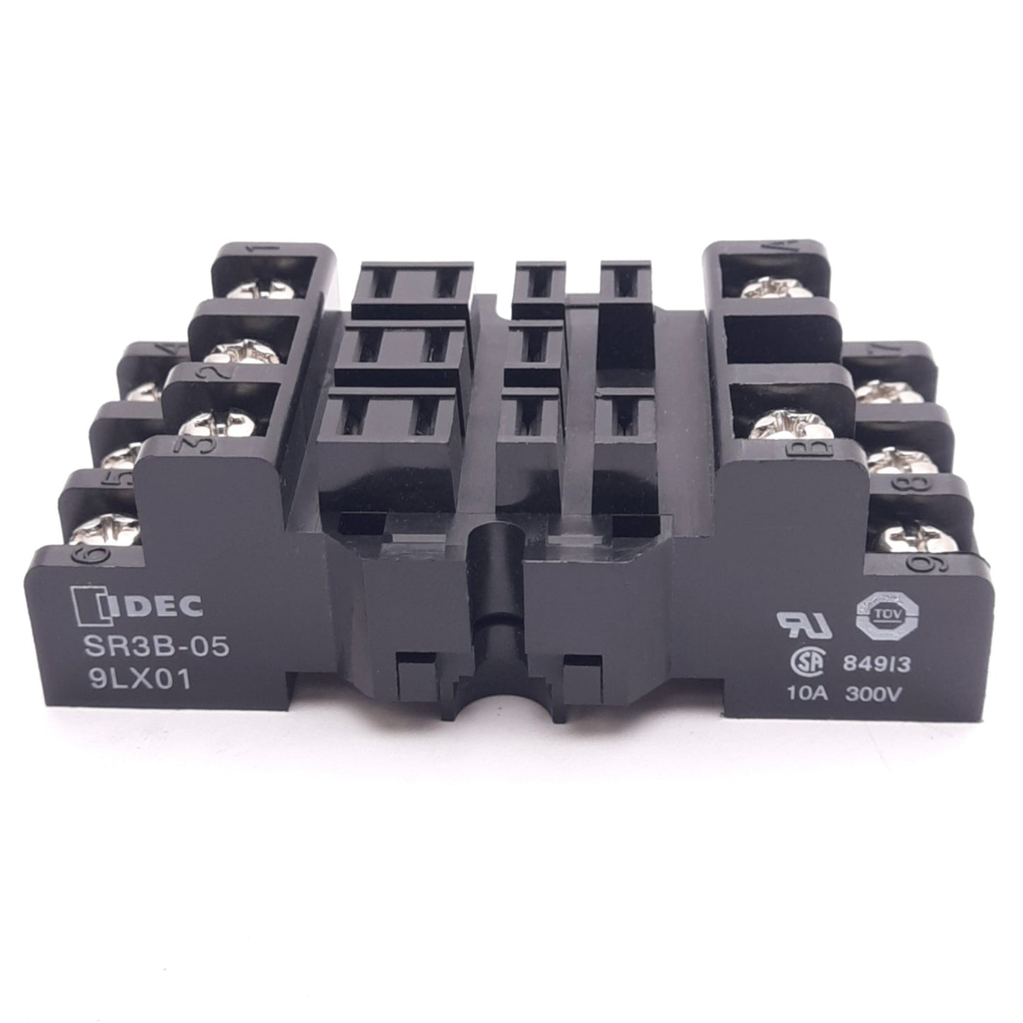 New IDEC SR3B-05 Plug-In Relay Socket, 11-Pin Blades, 300VAC 10A Max, DIN Rail