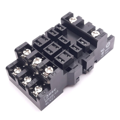 New IDEC SR3B-05 Plug-In Relay Socket, 11-Pin Blades, 300VAC 10A Max, DIN Rail