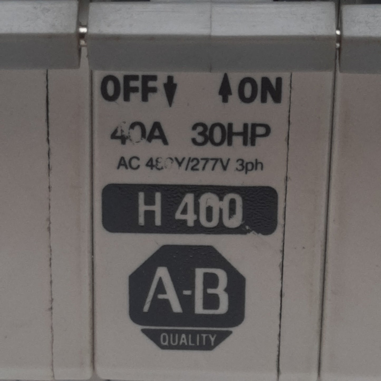 Used Allen Bradley 1492-CB3H400 Circuit Breaker, 3-Pole, 3-PH, 40A 480Y/277VAC 65VDC