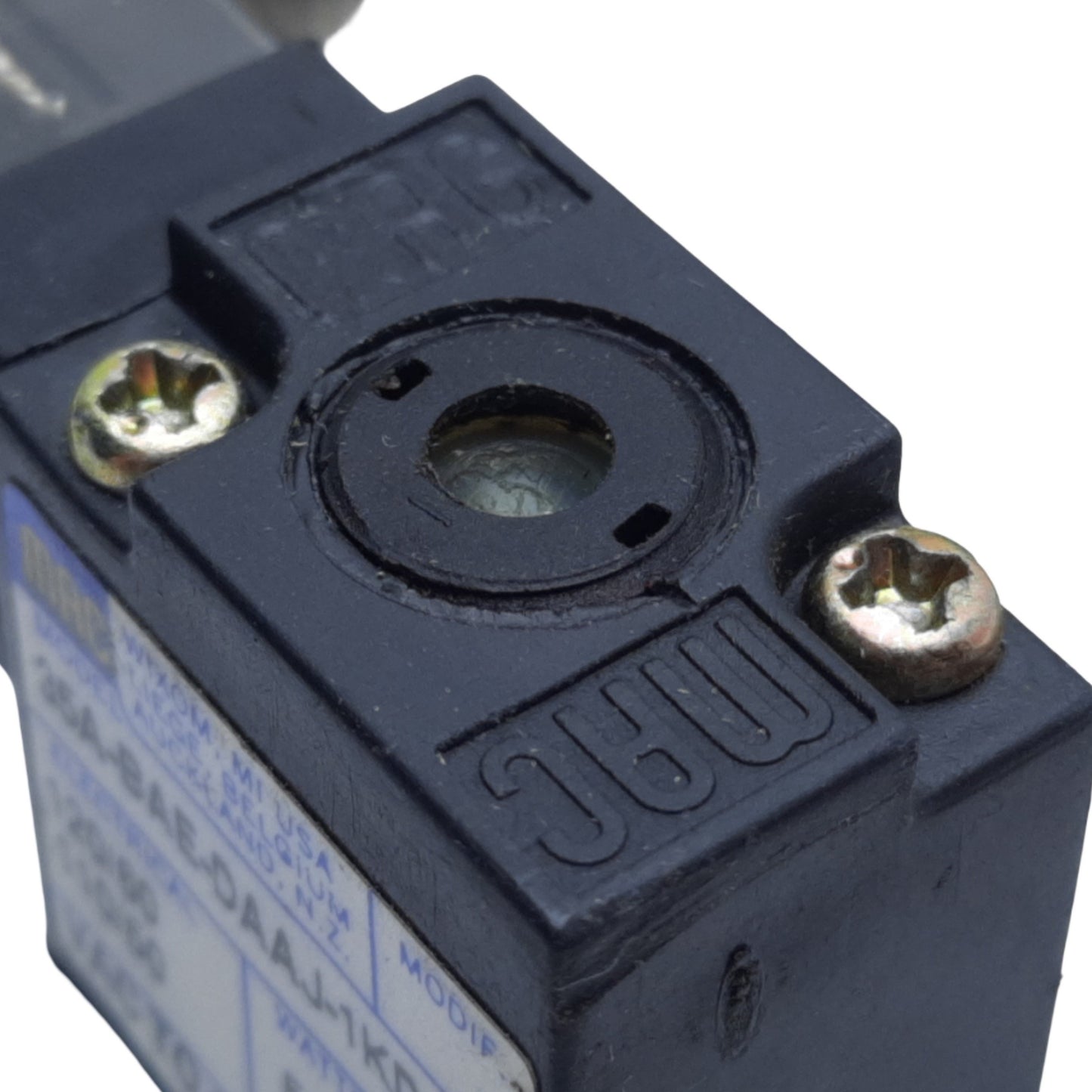 Used MAC 35A-BAE-DAAJ-1KD Solenoid Valve, 3/2 Way NC, 5.4 Watts, 120 PSI, 110/120V