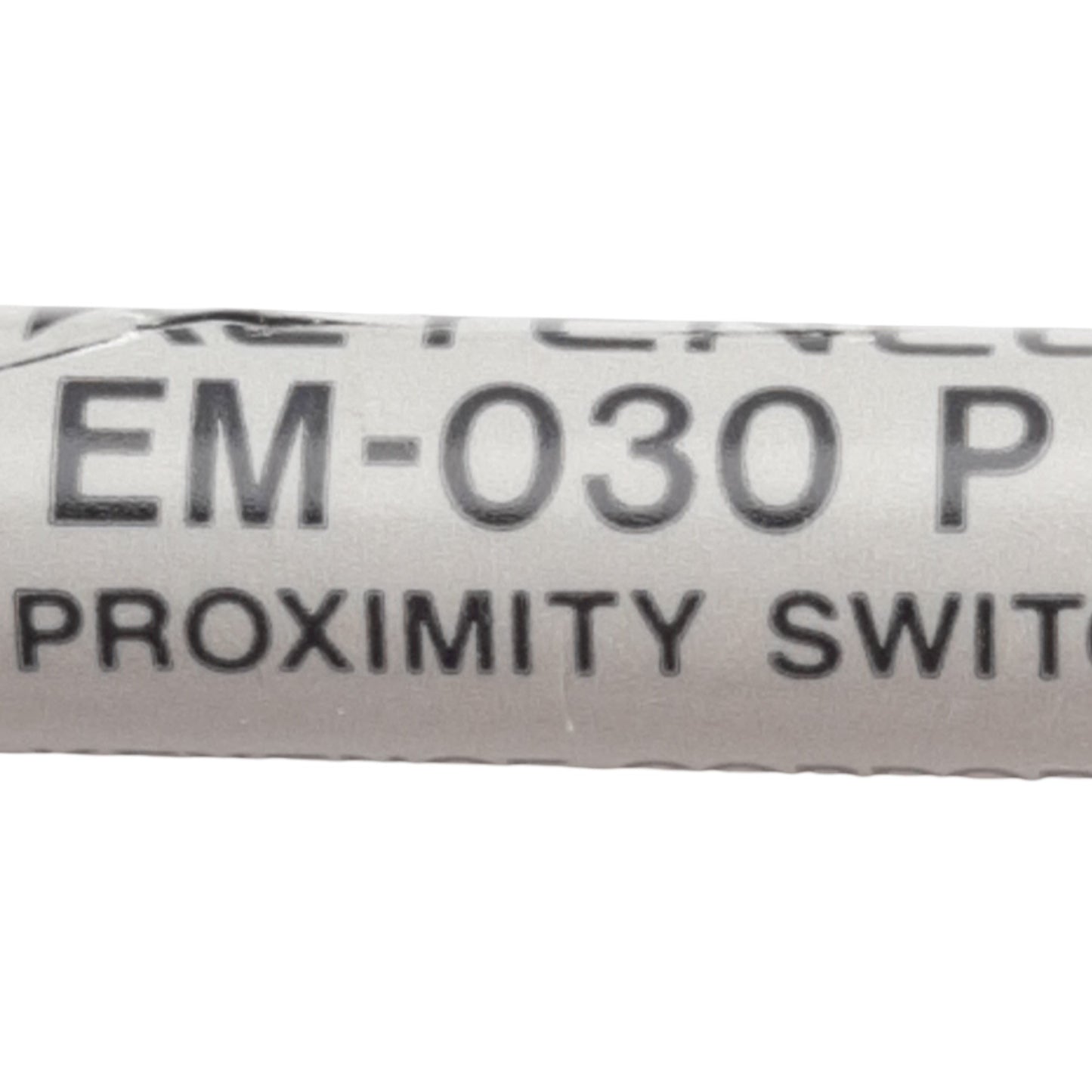 Used Keyence EM-030P Proximity Sensor With Amplifier ø3mm, 0.6mm±15%, 10.8-30VDC