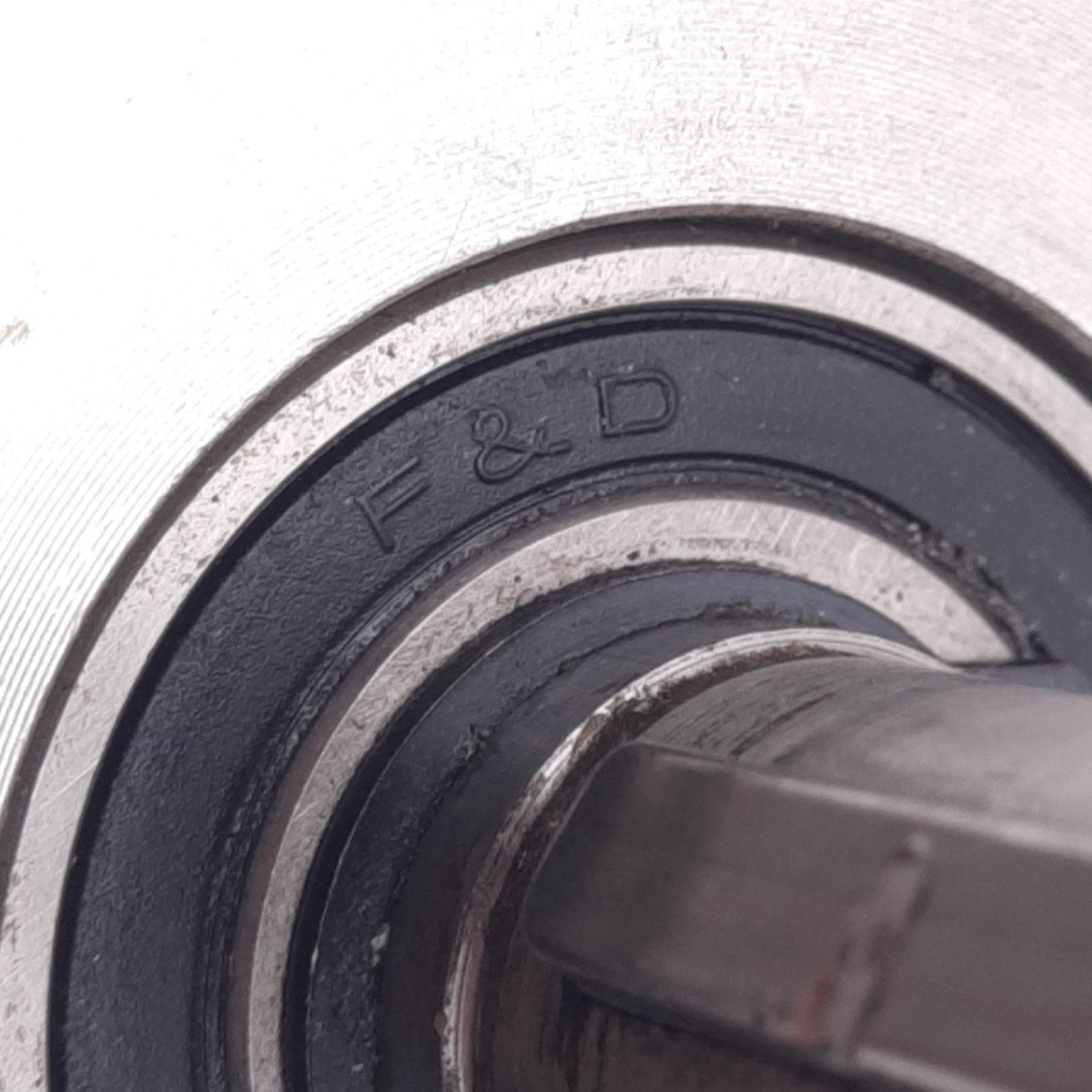 Used F&D Reducer Gearbox, 10.5:1 Reduction Ratio, 3-3/8" Square Mount, ø16mm Shaft