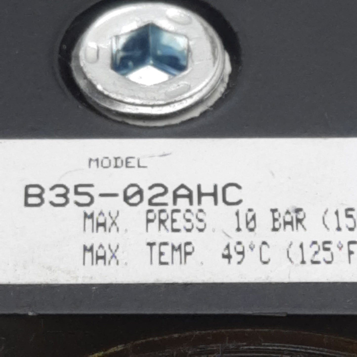 Used Parker Watts B35-02AHC Filter Regulator, 1/4in NPT, 20µm, 0-125psig, 35scfm