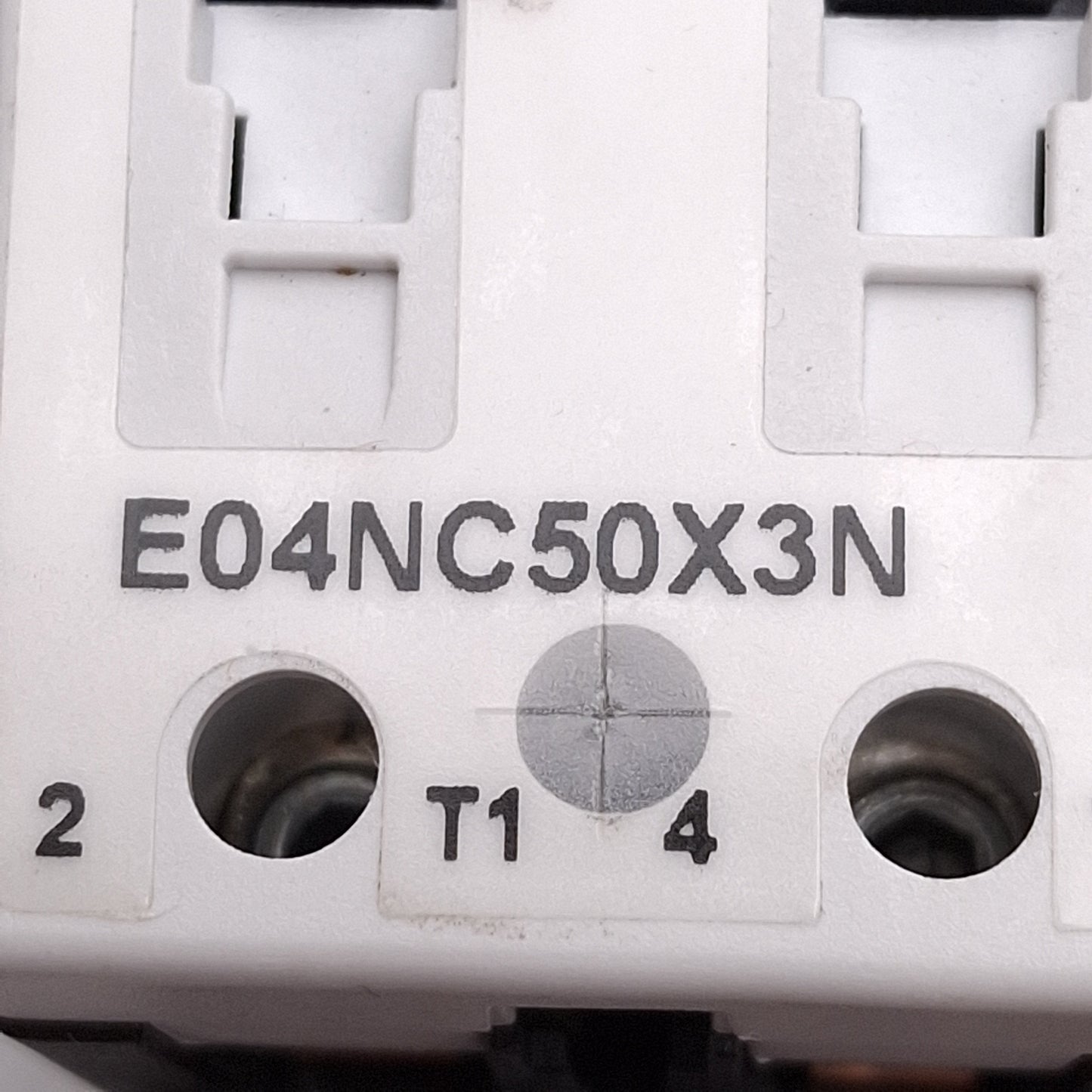 New Eaton E04NC50X3N IEC Contactor, 3-Pole, 50A, 33kW/30HP @ 3Ø 575VAC, 24VDC Coil