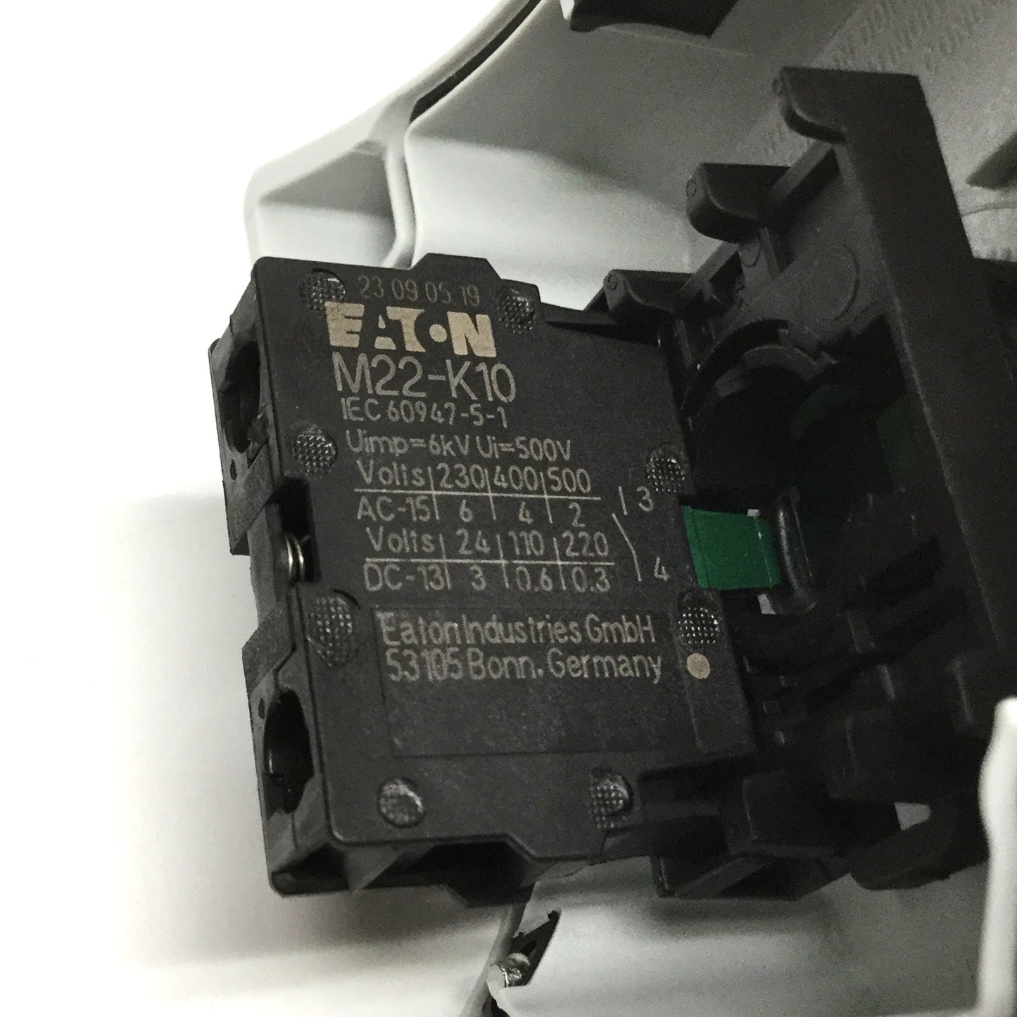 Used Eaton RMQ Titan M22-I1 1-Station Pushbutton Enclosure w/Momentary Green 1NO