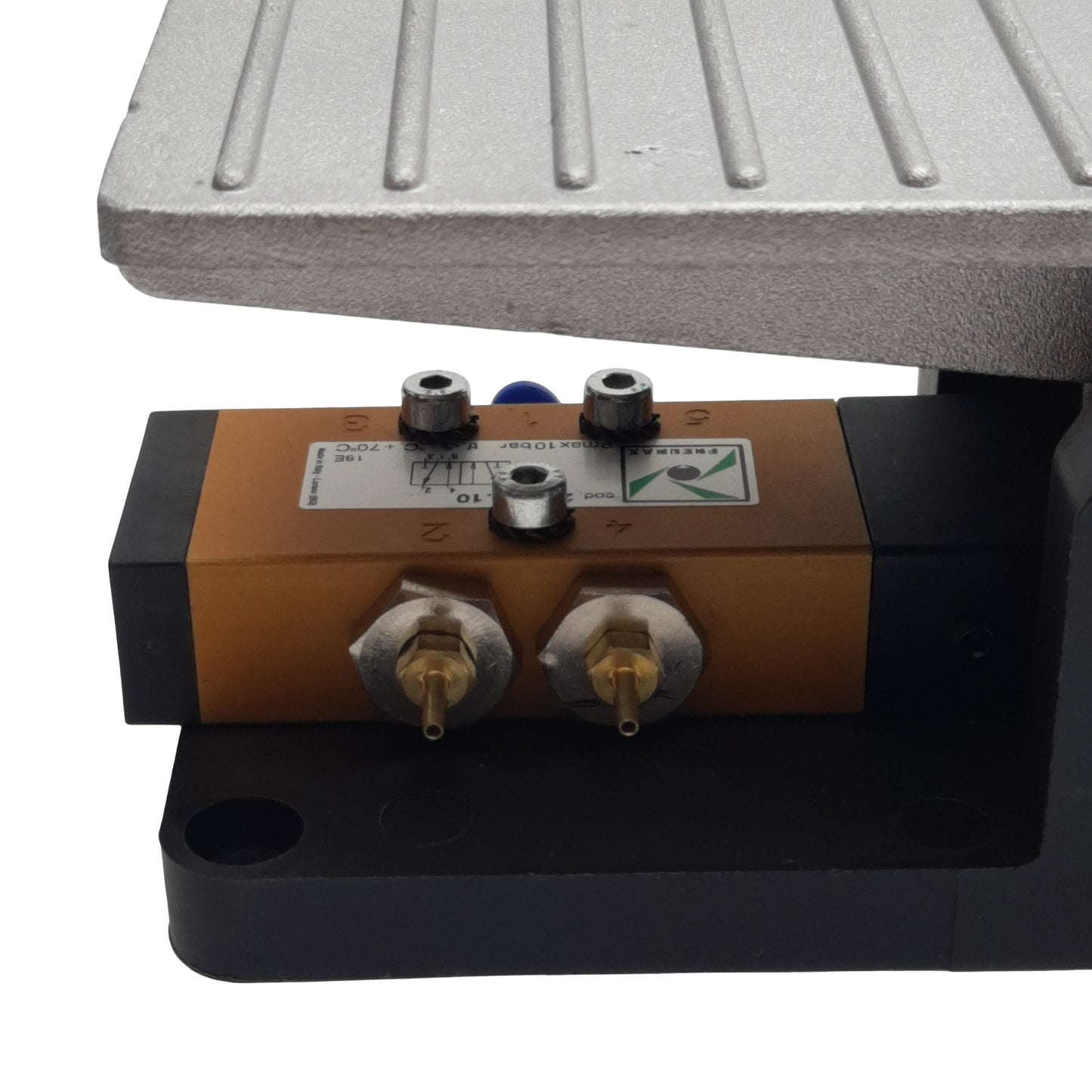 Used Pneumax 228.52.10 Air Valve Foot Pedal Switch, 5/2-Way, G1/8in, 10bar Max