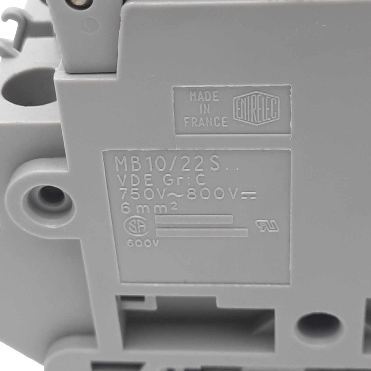Used Entrelec MB10/22.S3 Fuse Holder, 3-Pole 10x38, 750VAC 32A Max, DIN Rail