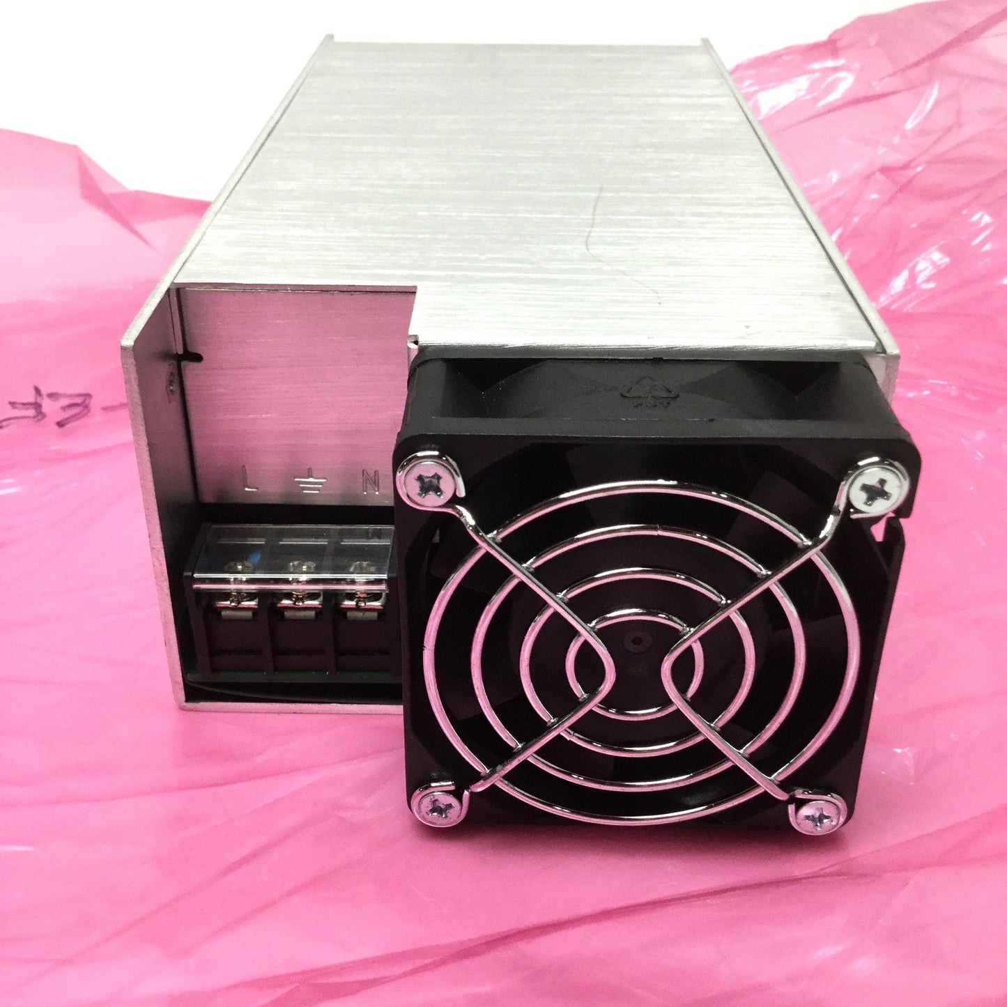 New XP MHP650PS24-EF Medical & ITE Power Supply 100-240VAC In, 24VDC 27A Out 650W