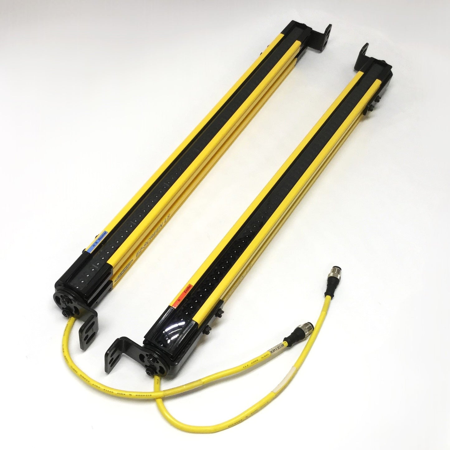 Used Banner SLLP14-560P88 EZ-Screen Safety Light Curtain Emitter & Receiver, 14mm Res