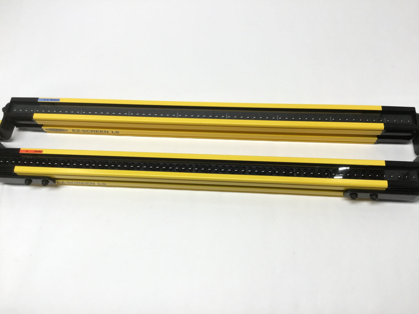 Used Banner SLLP14-560P88 EZ-Screen Safety Light Curtain Emitter & Receiver, 14mm Res