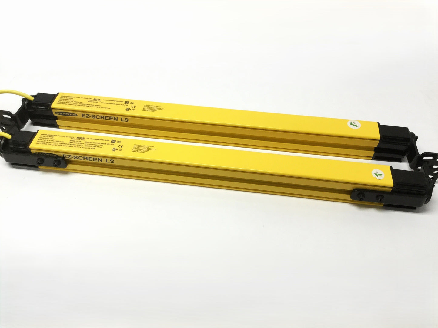 Used Banner SLLP14-560P88 EZ-Screen Safety Light Curtain Emitter & Receiver, 14mm Res