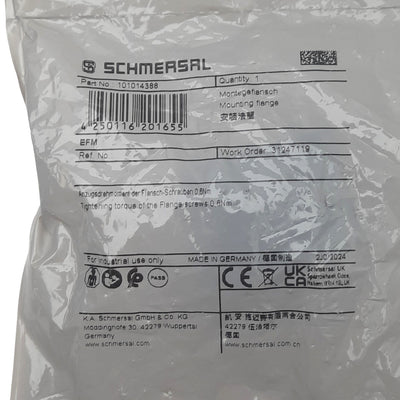 New Schmersal 101014388 Mounting Flange for N/E Series, 42x29x17mm