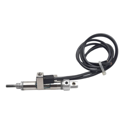 Used Clippard USR-08-1/2-MB Pneumatic Cylinder w/ Switches, ø1/2in Bore, 1/2in Stroke