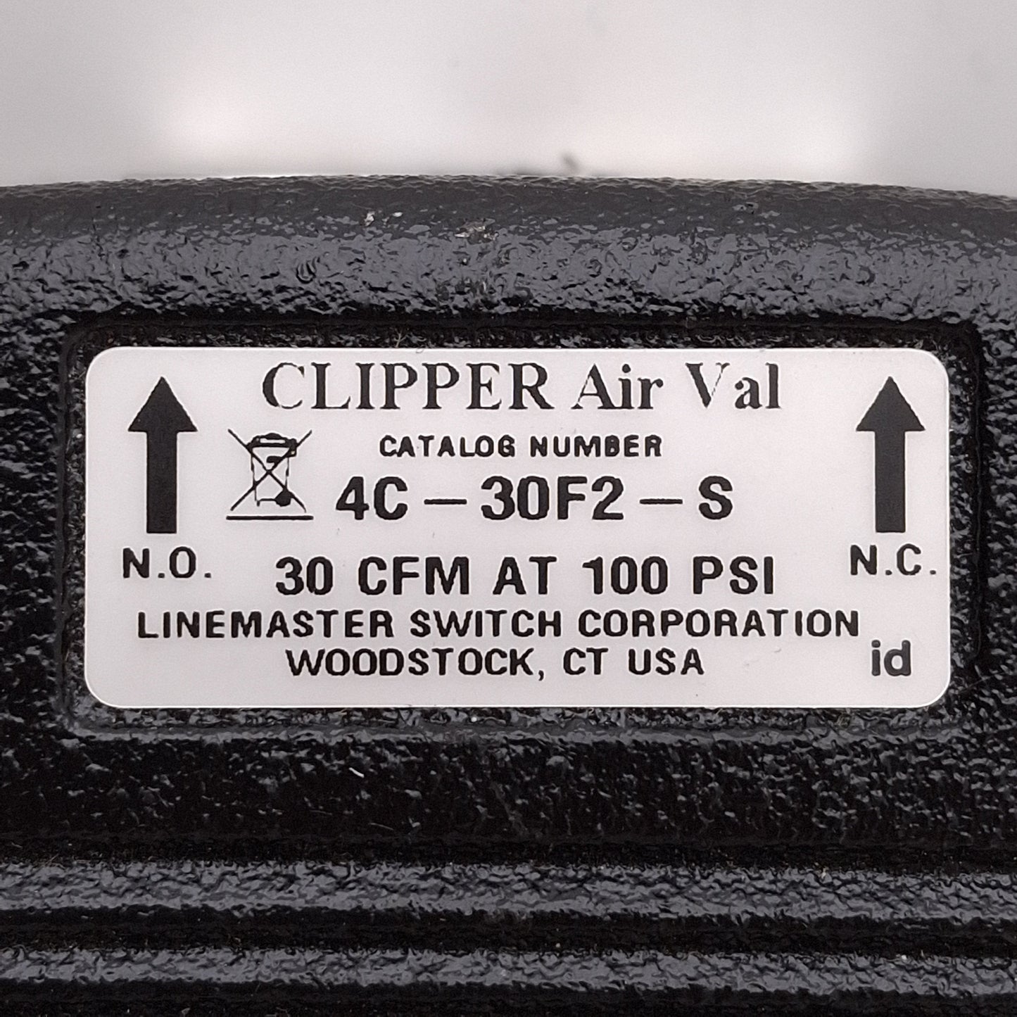 Used Linemaster Clipper 4C-30F2-S Pneumatic Foot Switch 1NO+1NC 30CFM @ 100PSI 1/8NPT