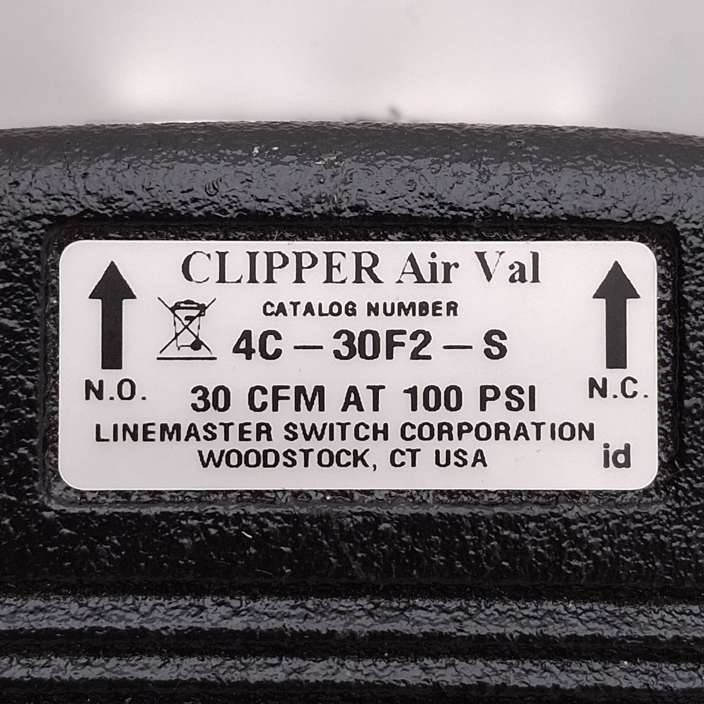 Used Linemaster Clipper 4C-30F2-S Pneumatic Foot Switch 1NO+1NC 30CFM @ 100PSI 1/8NPT