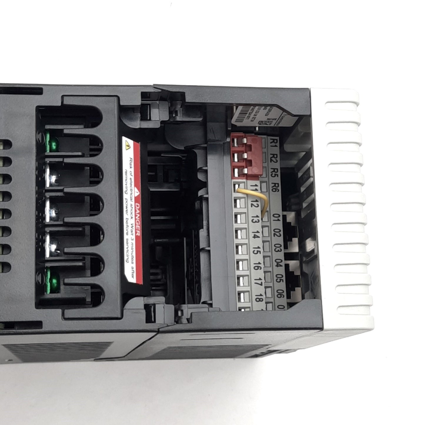 New Allen Bradley 25B-B8P0N104 PowerFlex AC Drive, 1.5kW, 3-Ph 0-500Hz 0-230VAC 8A