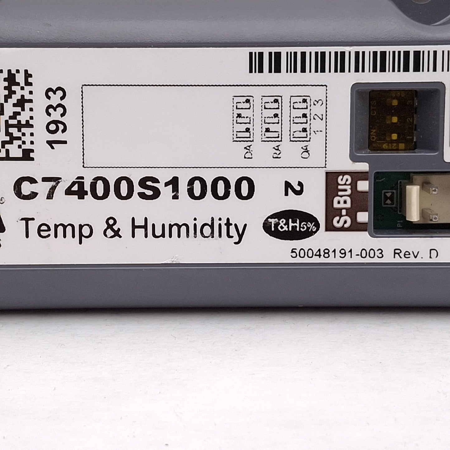 Used Honeywell C7400S1000 Analog Enthalpy Sensor, ±1°F @ 20-100°F, ±5% @ 11-89% RH