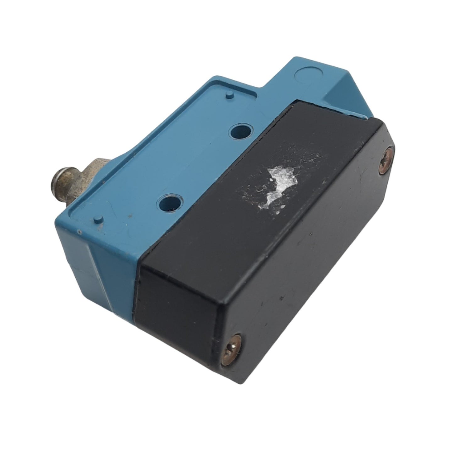 Used Honeywell BZE6-2RQ MICRO SWITCH Limit Switch, 125/250/480VAC 15A Max, 1/2in NPT