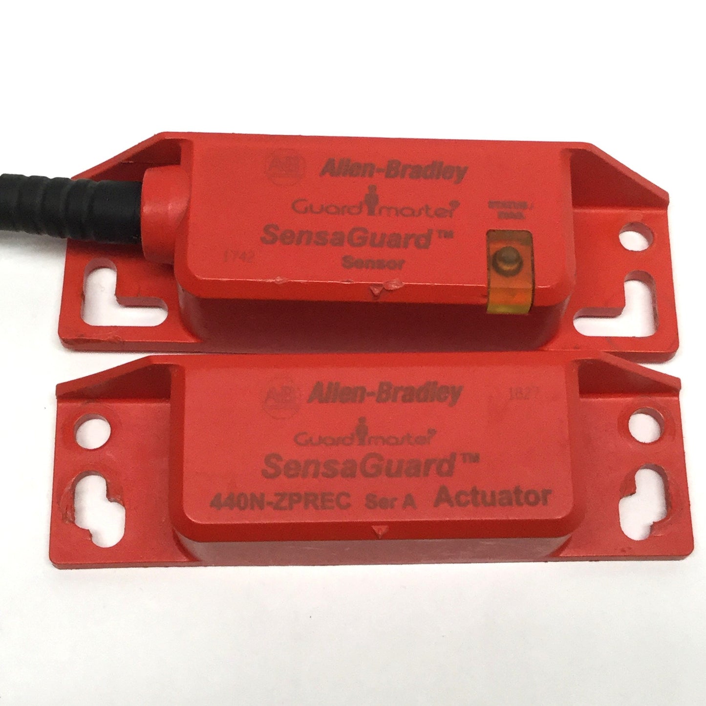 Used Allen Bradley 440N-Z21SS2H SensaGuard Non-Contact Safety Interlock Switch 24VDC