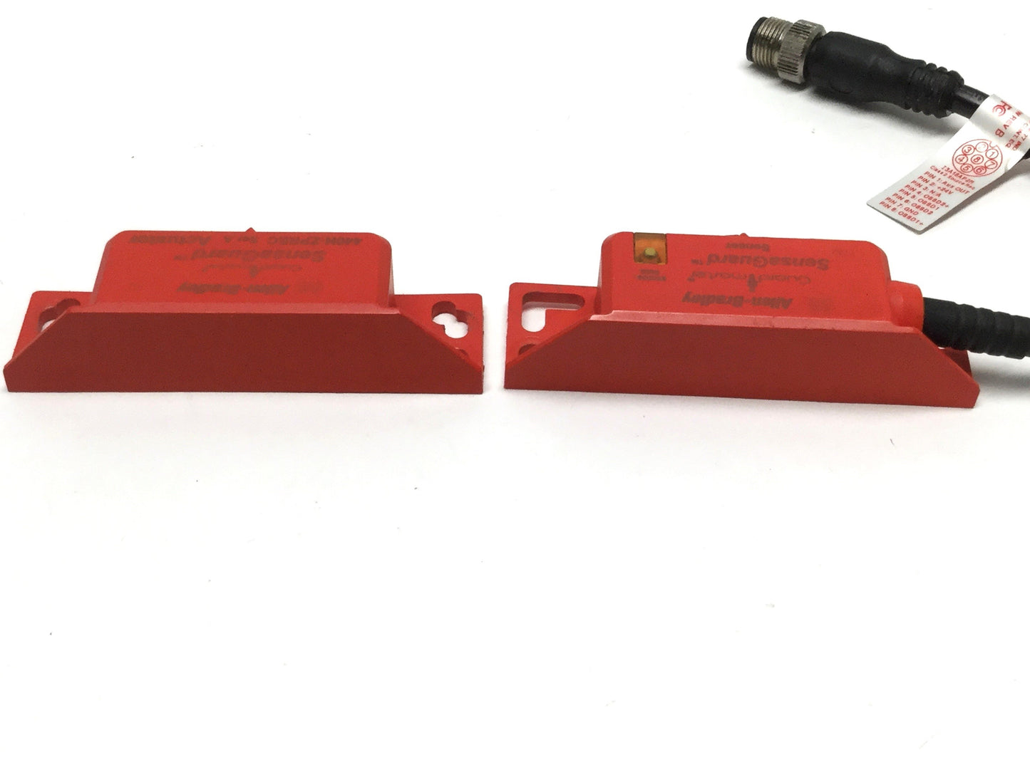 Used Allen Bradley 440N-Z21SS2H SensaGuard Non-Contact Safety Interlock Switch 24VDC
