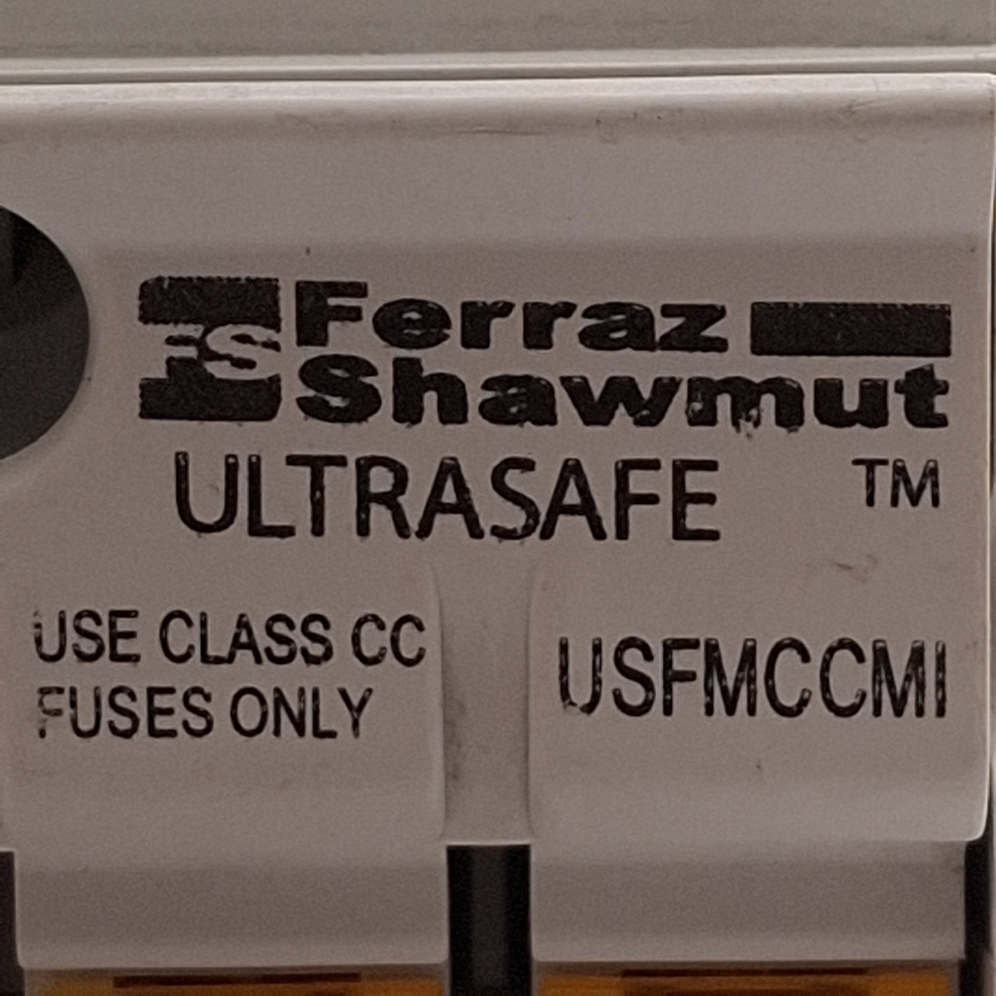New – Open box Ferraz Shawmut USFMCCMI Fuse Holder, 3-Pole, 30A 600V, Class CC Fuses, DIN Rail