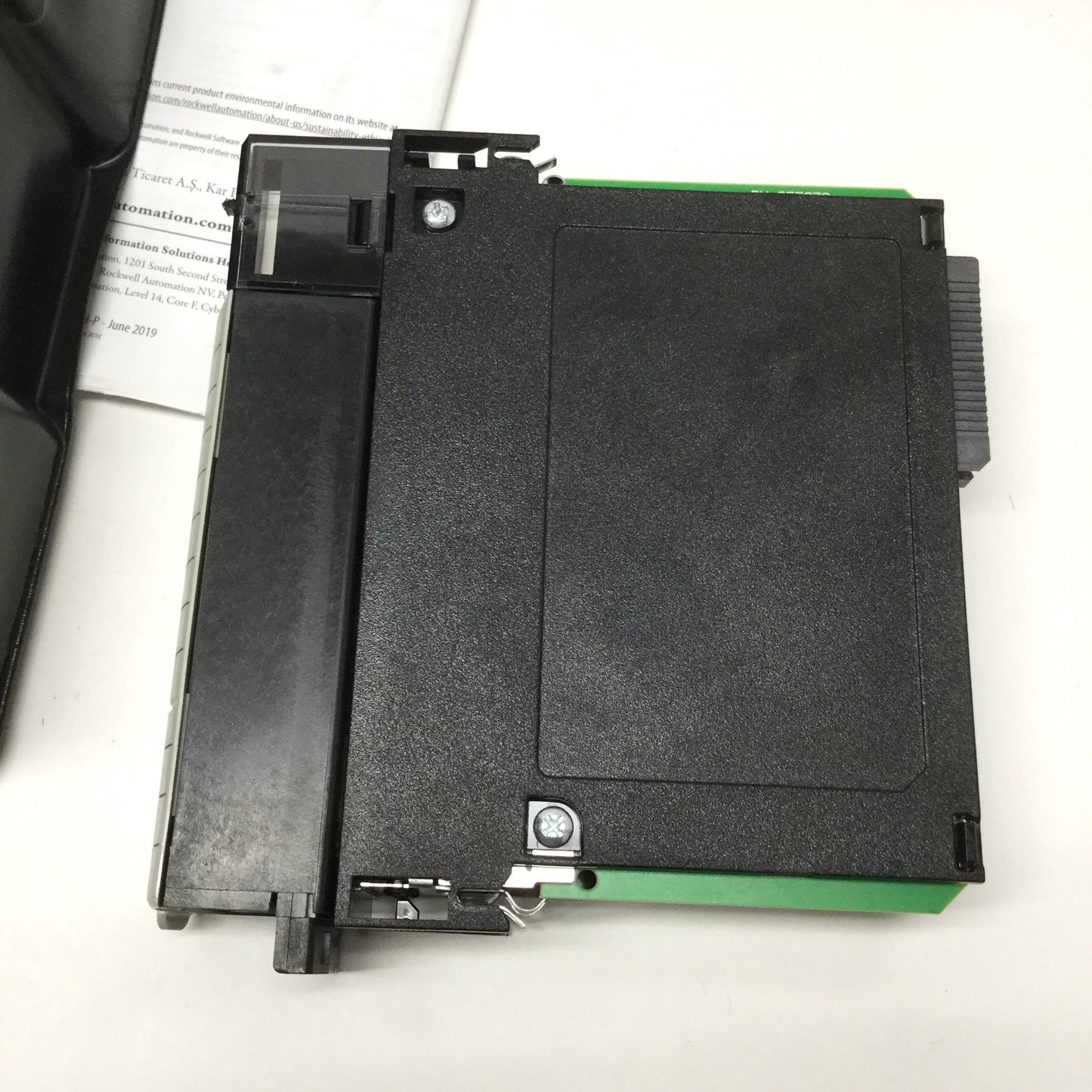 New – Open box Allen Bradley 1756-OA16 Digital AC Triac Output Module 120/240VAC, 16-Point