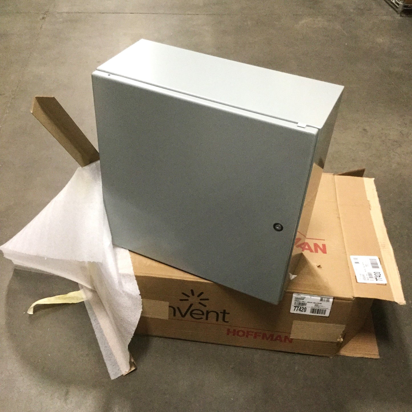 New Hoffman CSD20208 Steel Wall-Mount Electrical Enclosure Box Cabinet 20 x 20" x 8"