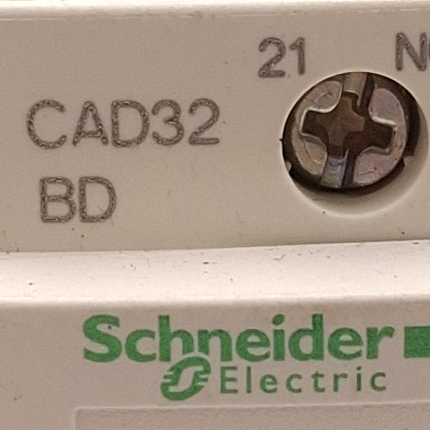 Used Lot of 2 Schneider Electric CAD32BD Control Relay 3NO+2NC 10A 600VAC, 24VDC Coil