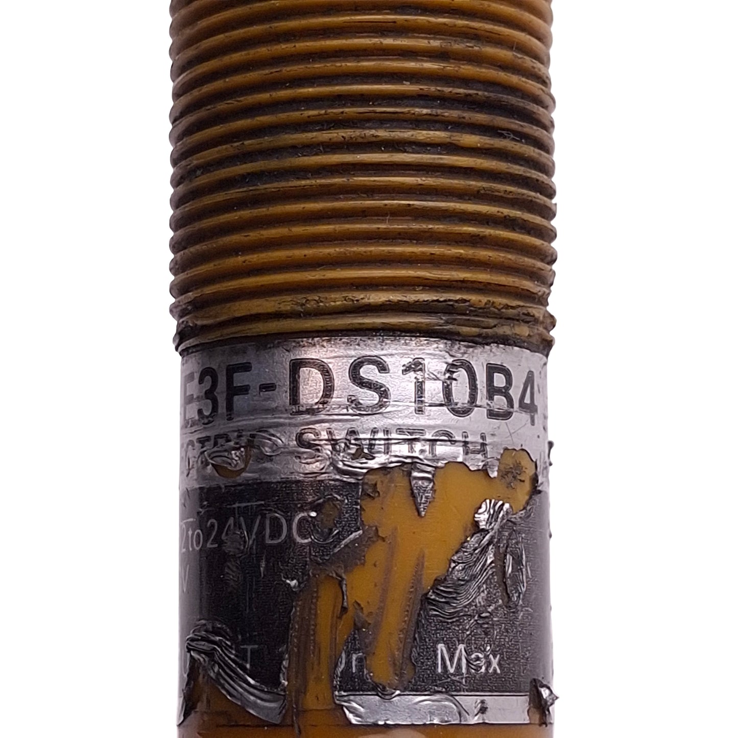 Used Omron E3F-DS10B4 Photoelectric Switch, PNP 12-24VDC 25mA, 0.1m Range, M18 Barrel