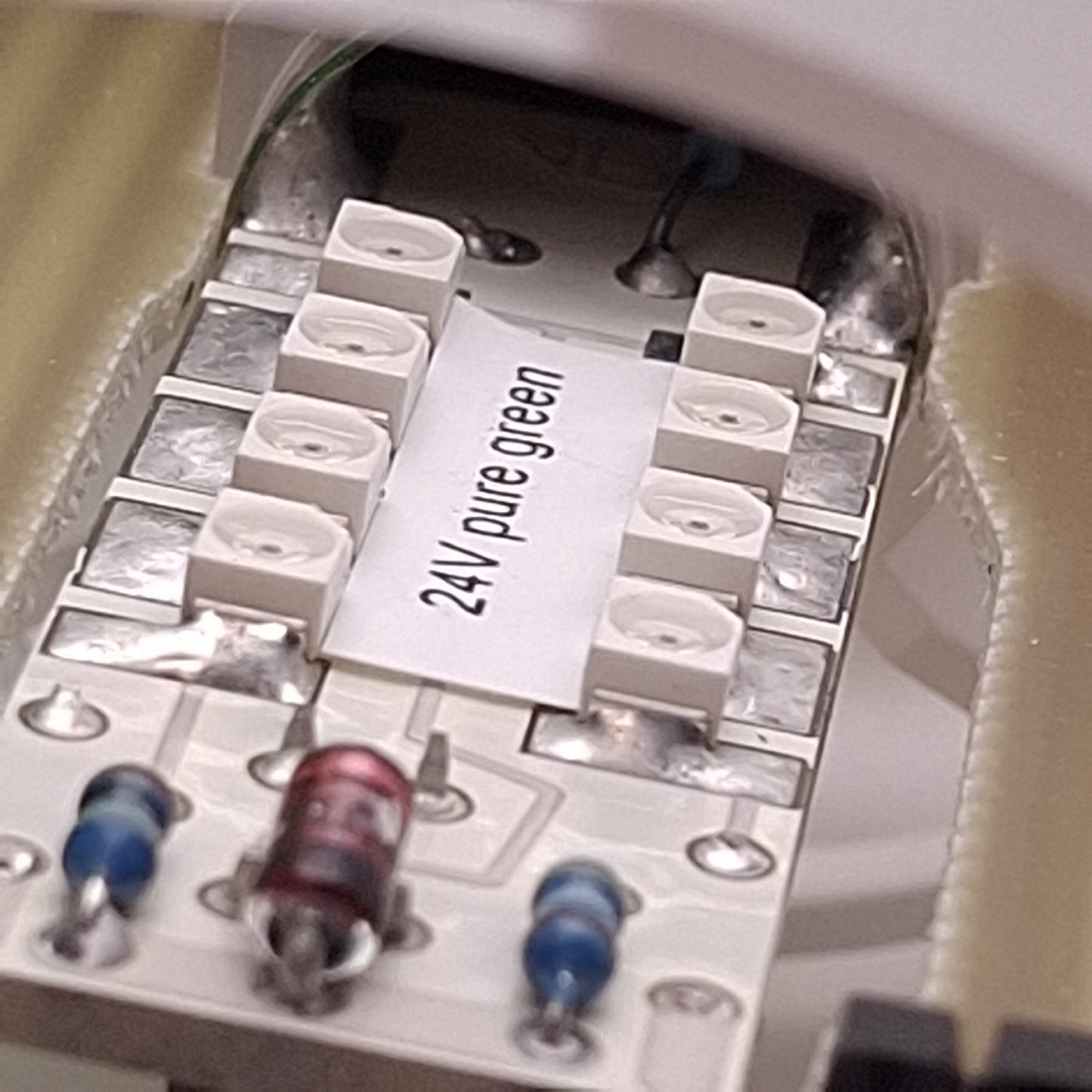 Used Cutler-Hammer E26B3V2 LED Tower Stacklight, Green, Incandescent, 24VDC Lamp