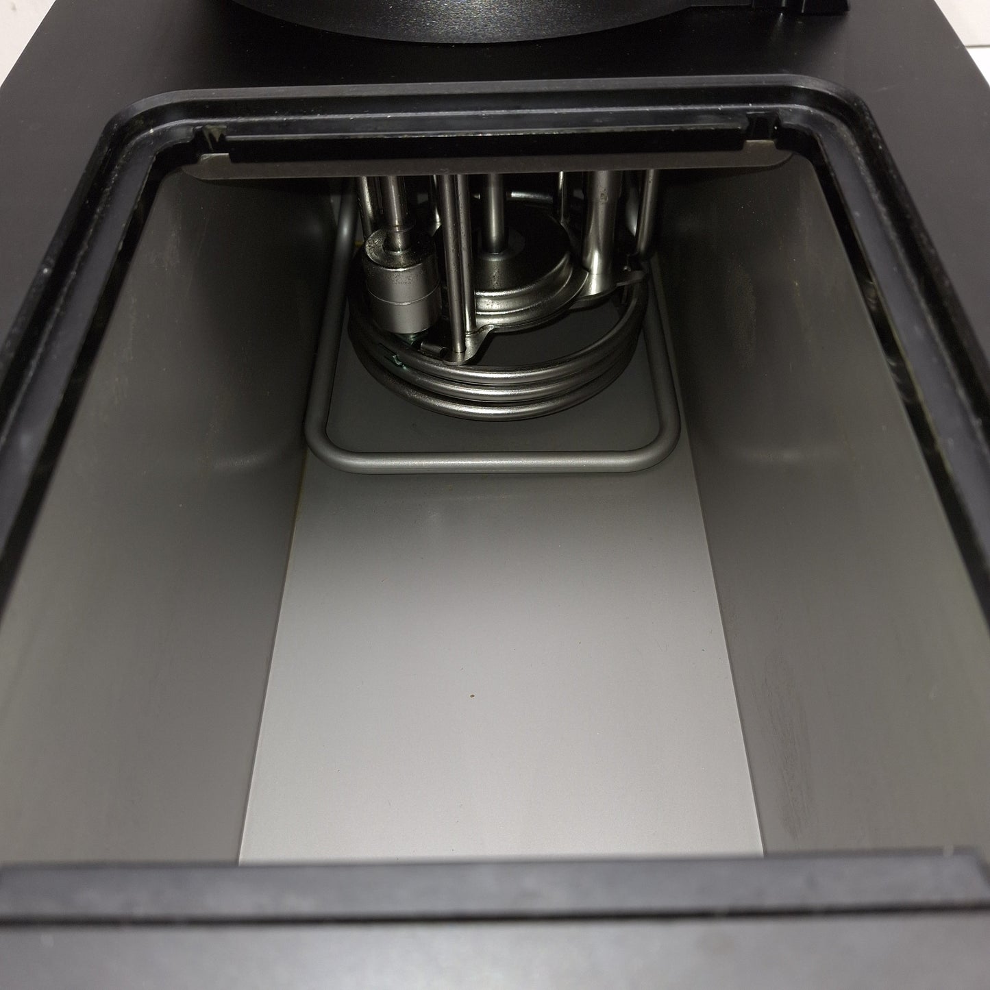Used PolyScience AP07H200-HR1B Heated Circulating Bath 7-Liter, 200°C, 1/4NPT, 120VAC