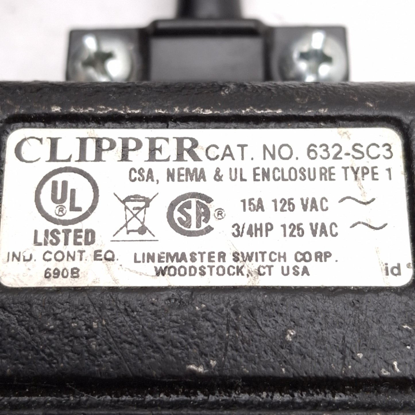 Used Linemaster 632-SC3 Clipper Foot Switch SPST-NO, 3/4HP 15A 125VAC, NEMA 5-15, 8ft