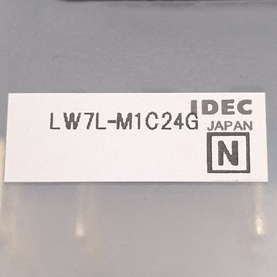 New Idec LW7L-M1C24G Green Illuminated Momentary Pushbutton 25mm, DPDT, 125VAC/30VDC