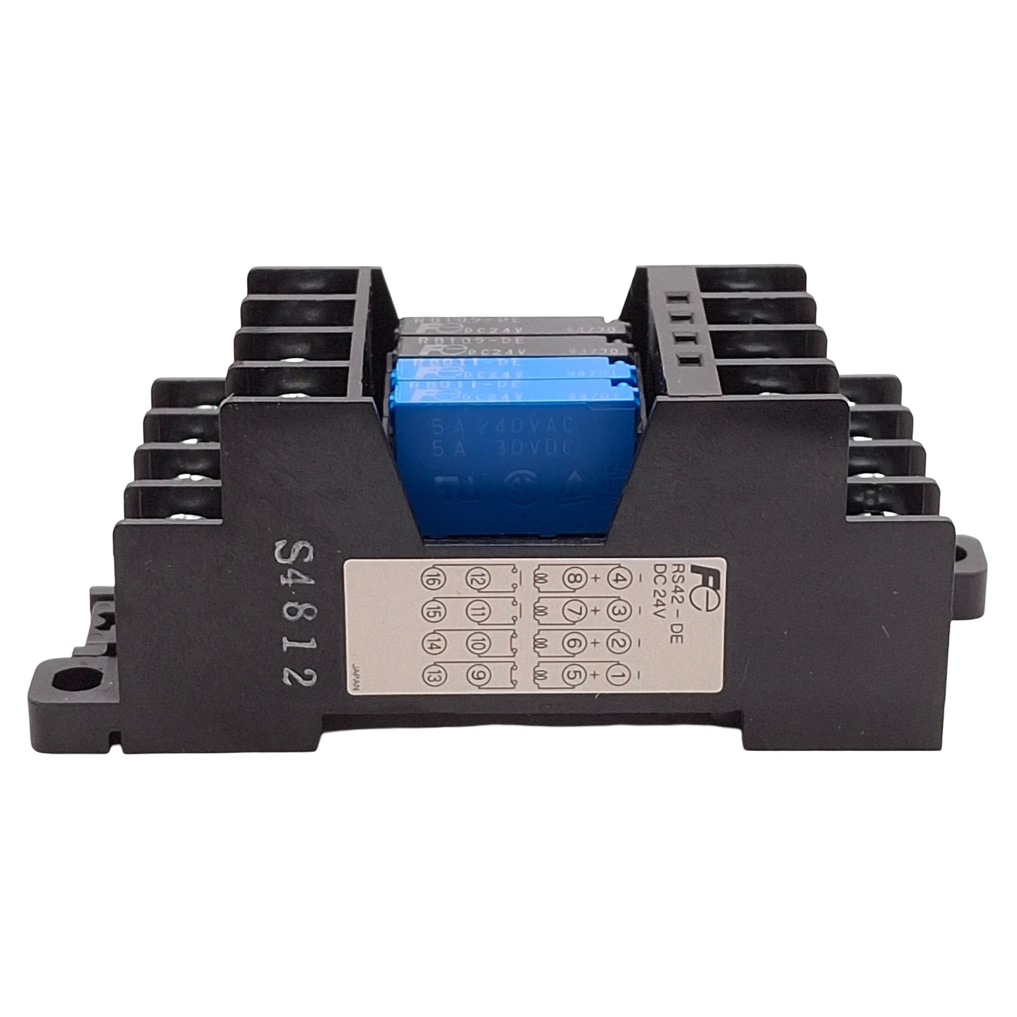 New Fuji Electric RS42-DE Relay Terminal Module, 2NO+2NC, 24VDC Coils, DIN Rail
