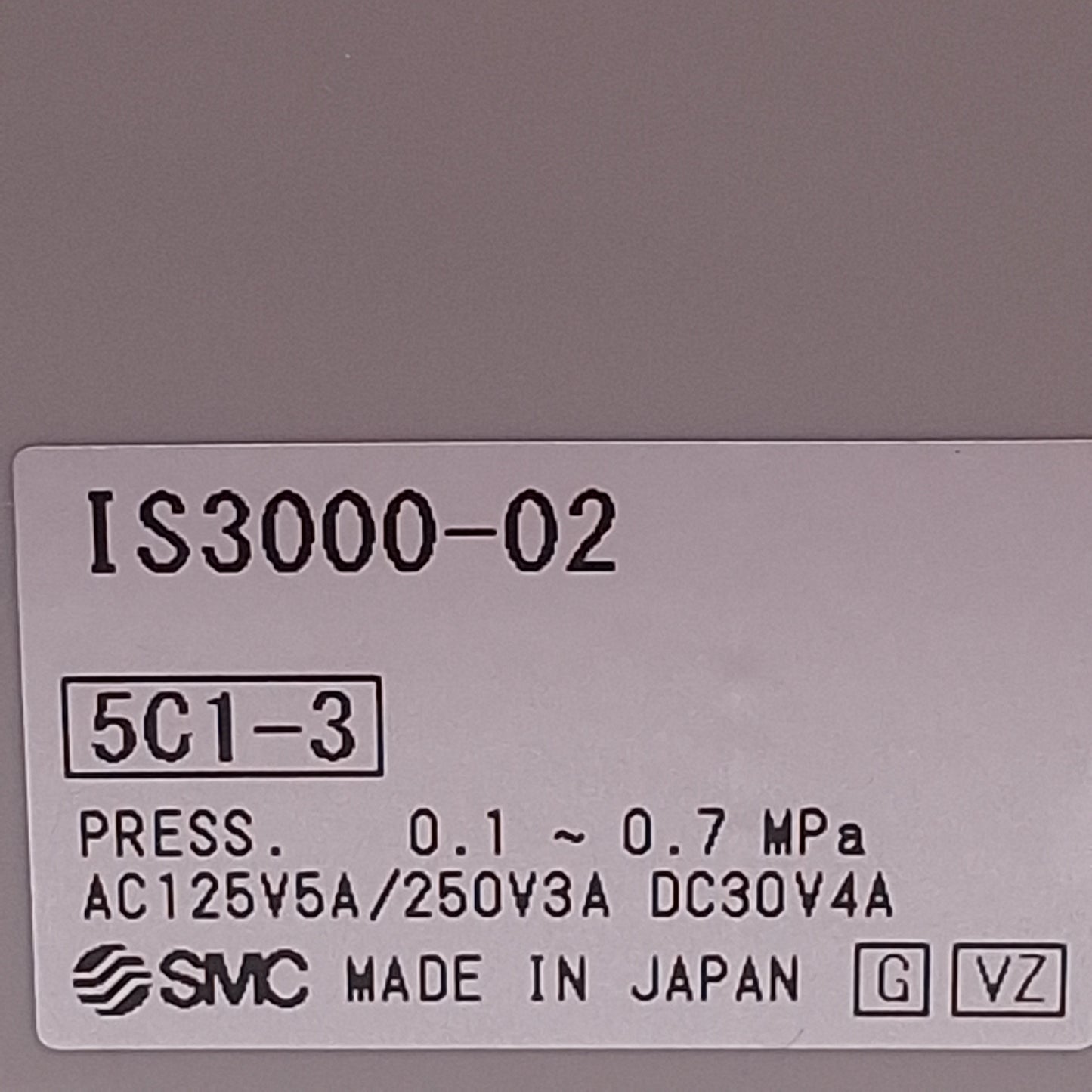 Used SMC IS3000-02 Pneumatic Pressure Switch, 125/250VAC/30VDC, 0.1~0.7MPa, Rc1/4