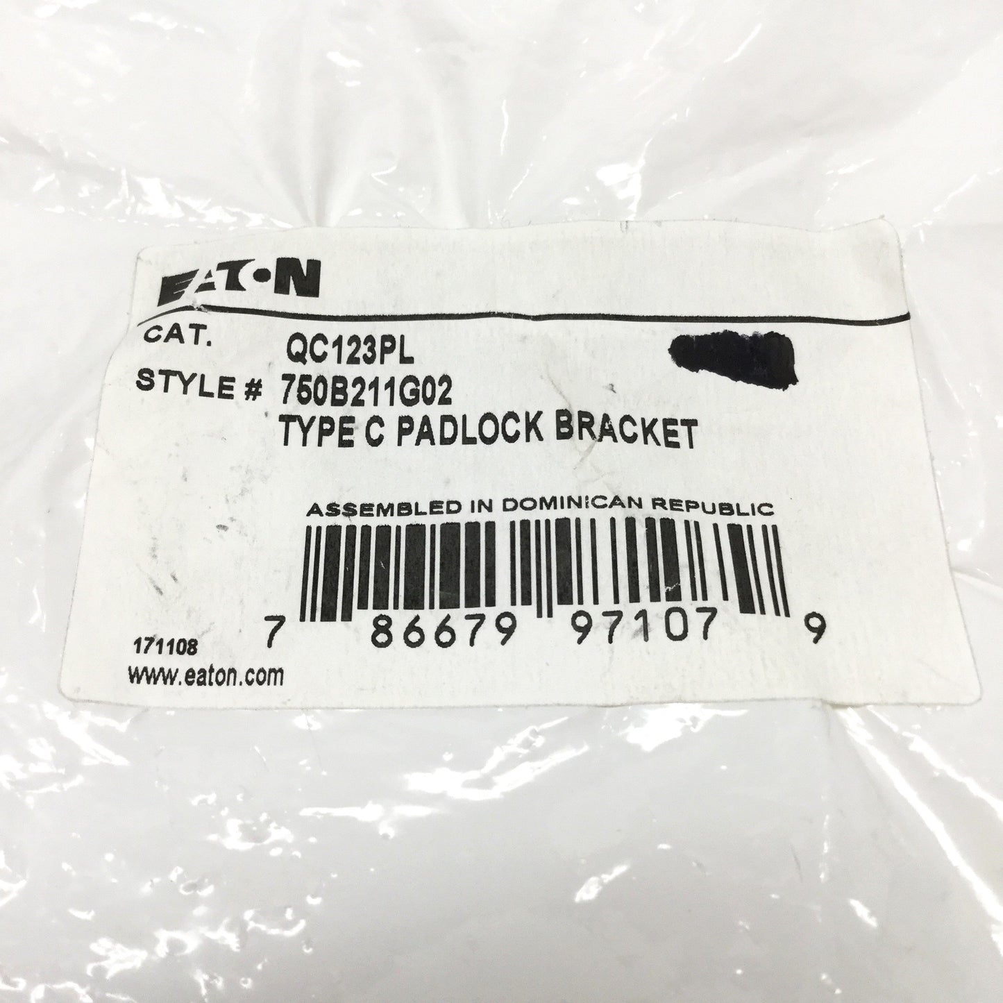 New – Open box Eaton QC123PL Padlockable Bracket for QC Series Industrial Circuit Breakers